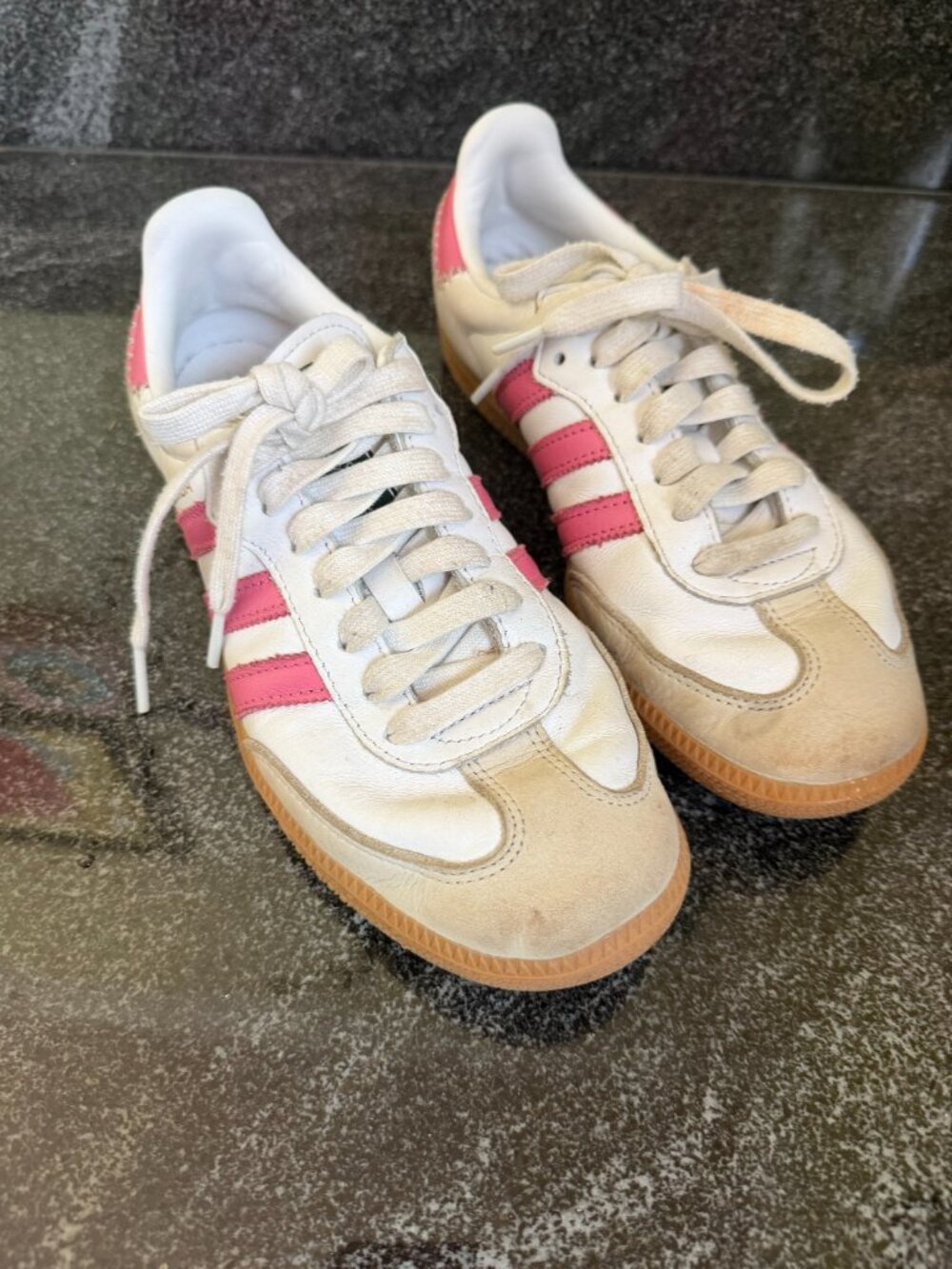 adidas sambas Women’s White Sneakers with Pink Stripes -size 8